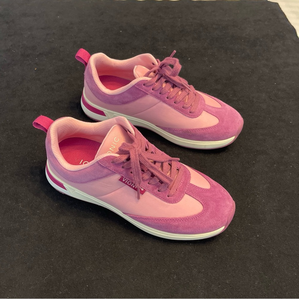 Vionic Pink Sneakers Sporty Casual Design